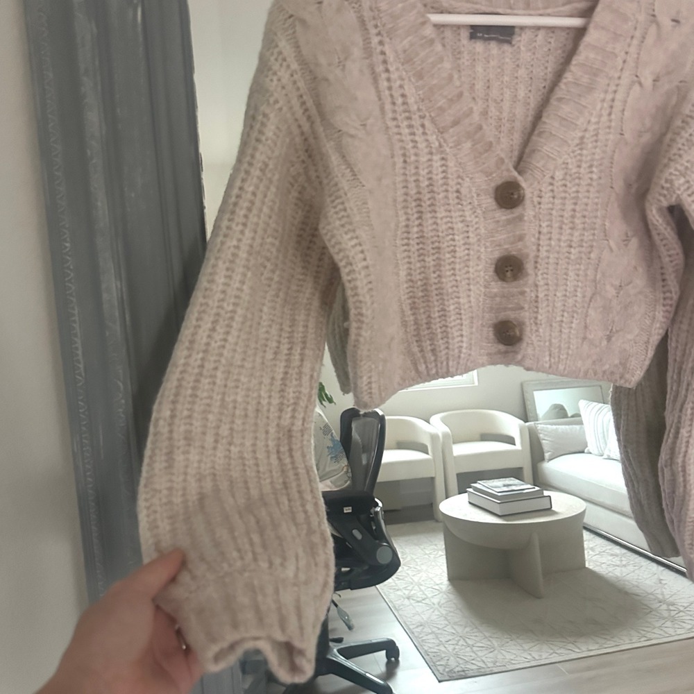 UO Lolli Cable Knit Cropped Cardigan Sweater Beige Alpaca Blend Size S - Picture 4 of 8